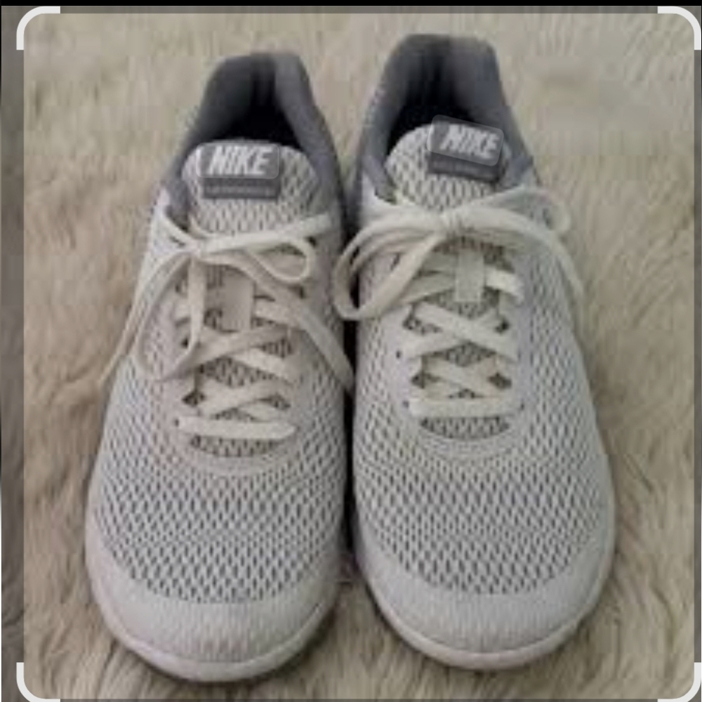 Nike Women's FLEX Experience Run Sneakers - Picture 2 of 11